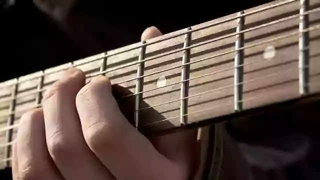 まず◯◯弦から合わせよう【プロ直伝】ギターチューニングの基本
